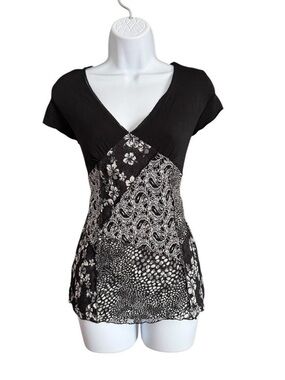 Y2K NICOLA Black and White Mixed-Print V-Neck Blouse